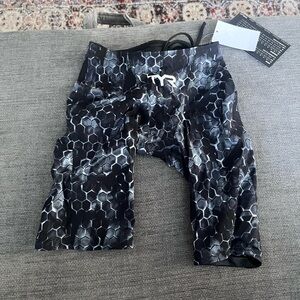 NWT: TYR Men's Avictor 2.0 High Waisted Jammer Swimsuit, black and grey
